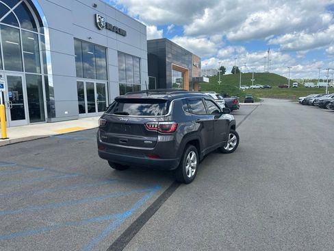 Used 2020 Jeep Compass Latitude w/ Cold Weather Group AWD/4WD image 2