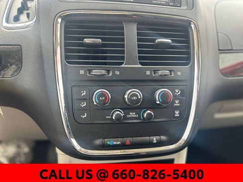 Used 2019 Dodge Grand Caravan SE w/ UConnect Hands-Free Group FWD image 15