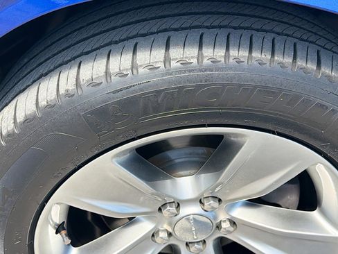 Used 2019 Dodge Challenger SXT image 41