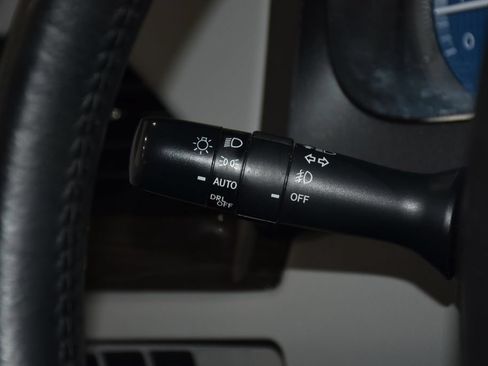 Used 2015 Toyota Sienna XLE Premium FWD image 11
