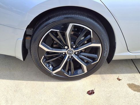 Used 2023 Nissan Altima 2.5 SR image 25