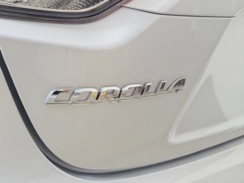 Used 2024 Toyota Corolla LE FWD image 9