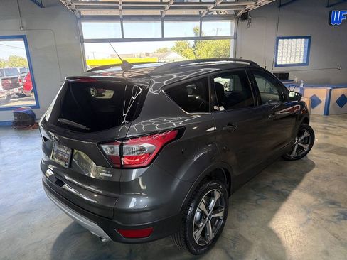 Used 2018 Ford Escape SEL w/ Canadian Touring Package FWD image 2