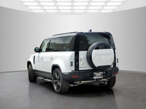 New 2026 Land Rover Defender 110 S AWD/4WD image 4