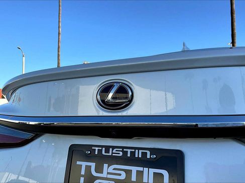 Used 2019 Lexus ES 300h image 29