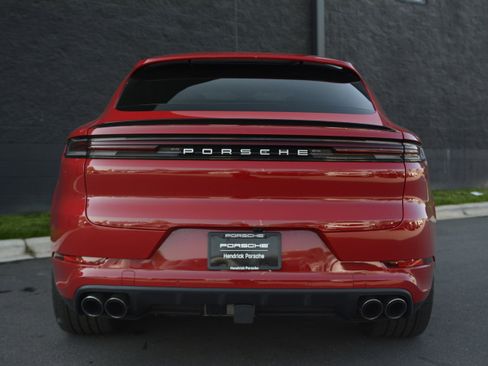 Used 2026 Porsche Cayenne S image 6