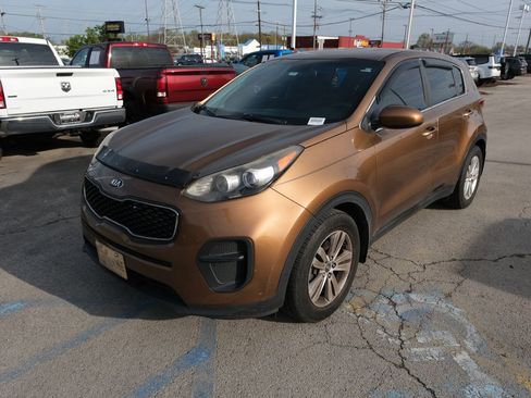 Used 2017 Kia Sportage LX image 4