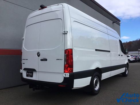 Used 2022 Mercedes-Benz Sprinter 2500 image 10
