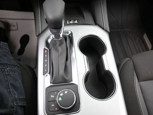 Used 2024 Chevrolet Blazer LT w/ Convenience Package FWD image 11