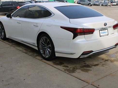 Used 2021 Lexus LS 500h image 4
