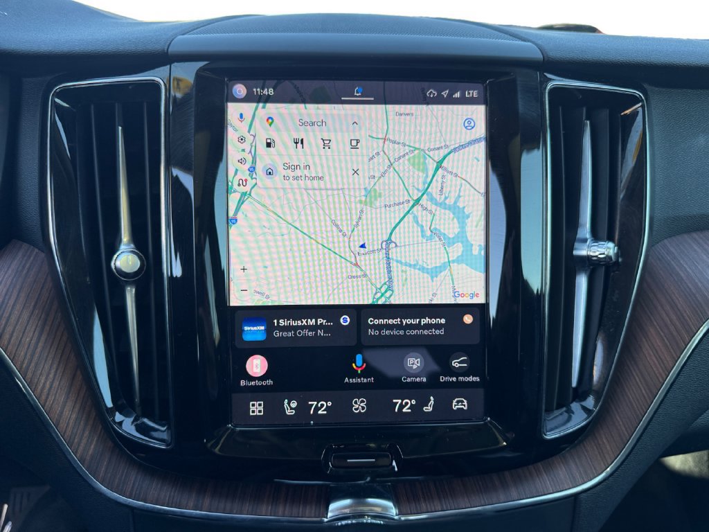 Certified 2024 Volvo XC60 B5 Plus AWD/4WD image 22