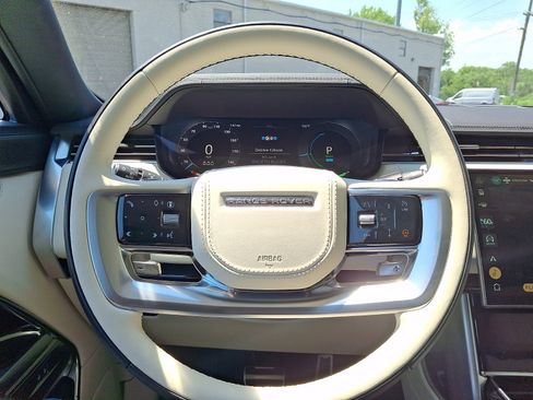 Used 2025 Land Rover Range Rover SE AWD/4WD image 20