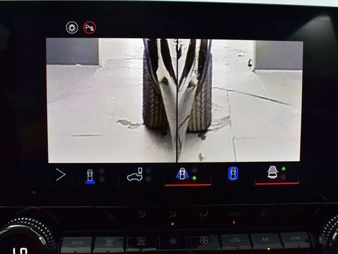 New 2025 GMC Canyon Elevation w/ Convenience Package image 17