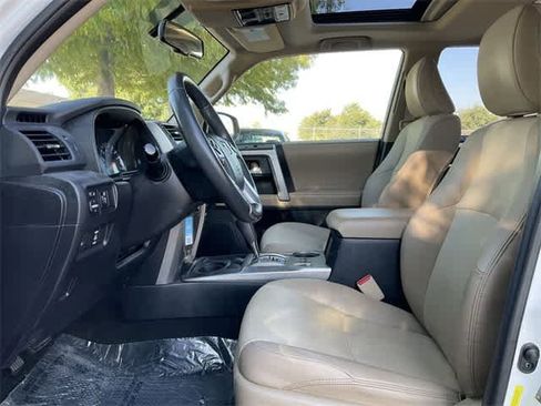 Used 2016 Toyota 4Runner SR5 Premium image 13