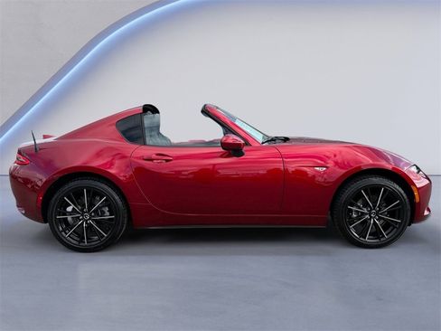Used 2025 MAZDA MX-5 Miata RF Grand Touring image 2