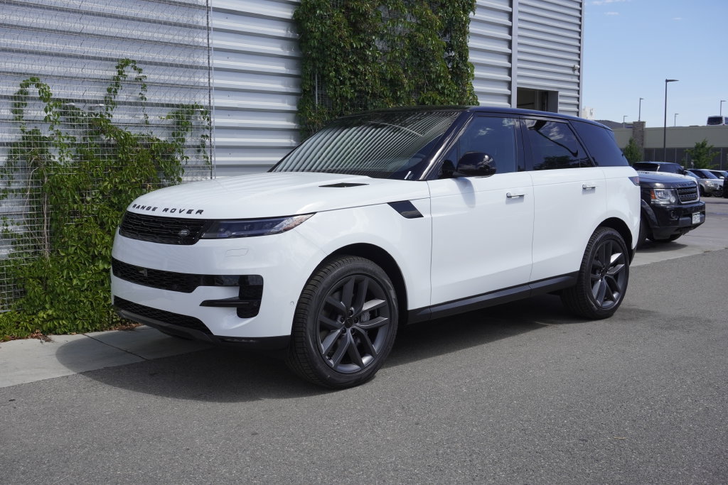 New 2026 Land Rover Range Rover Sport SE AWD/4WD image 3