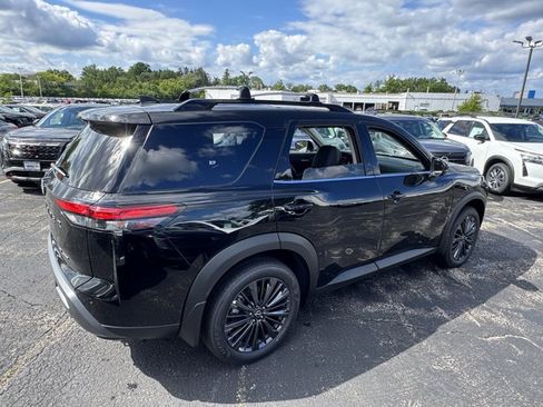 New 2026 Nissan Pathfinder SL AWD/4WD image 11
