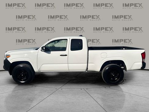 Used 2023 Toyota Tacoma SR image 2