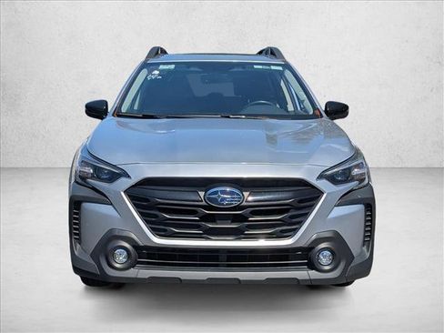 Used 2025 Subaru Outback Onyx Edition AWD/4WD image 2