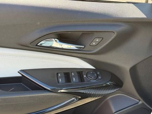 Used 2025 Chevrolet Trax LT w/ Driver Confidence Package image 16