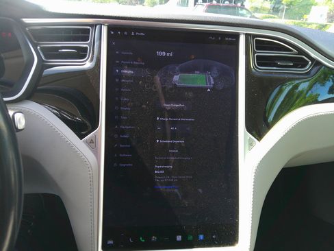 Used 2015 Tesla Model S 85 RWD image 15