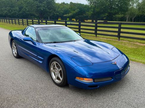 Used 2002 Chevrolet Corvette Coupe w/ Preferred Equipment Group2 RWD image 4