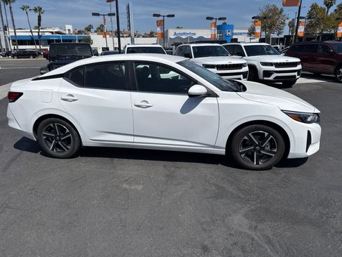 Used 2024 Nissan Sentra SV FWD image 12