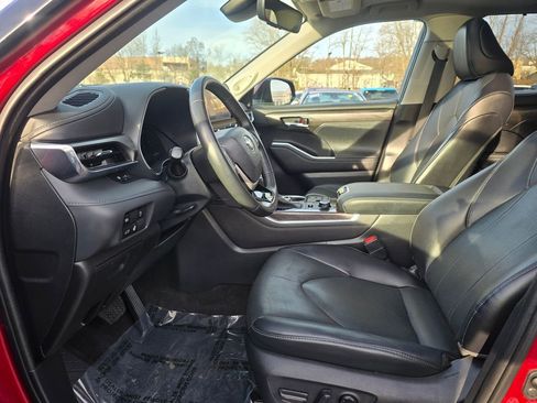 Used 2023 Toyota Highlander Limited AWD/4WD image 16