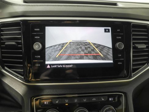 Used 2023 Volkswagen Atlas Cross Sport SE image 8