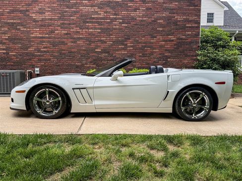 Used 2013 Chevrolet Corvette Grand Sport w/ 4LT Preferred Equipment Group RWD image 17