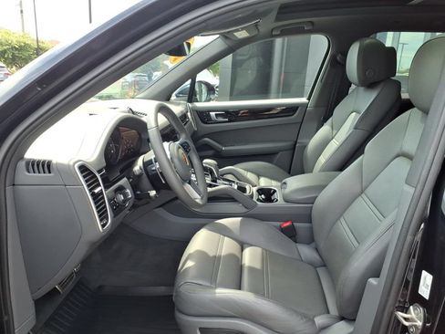 Used 2021 Porsche Cayenne S AWD/4WD image 14