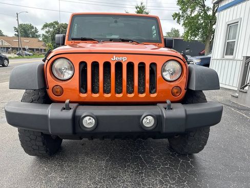 Used 2011 Jeep Wrangler Rubicon w/ PWR Convenience Group AWD/4WD image 2