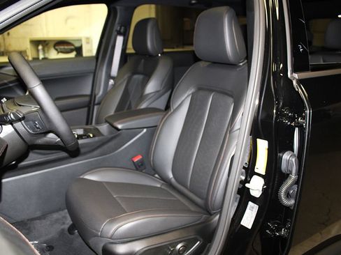New 2026 Jeep Cherokee Limited AWD/4WD image 25