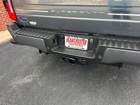 Used 2023 Ford F350 Platinum image 14