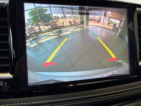 Used 2024 Chrysler Pacifica Limited FWD image 24