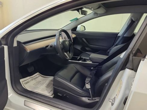 Used 2019 Tesla Model 3 Standard Range Plus RWD image 2