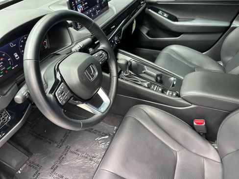 Used 2023 Honda Accord Touring image 4