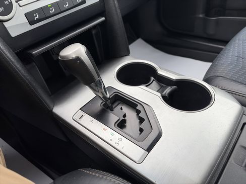 Used 2013 Toyota Camry L image 23