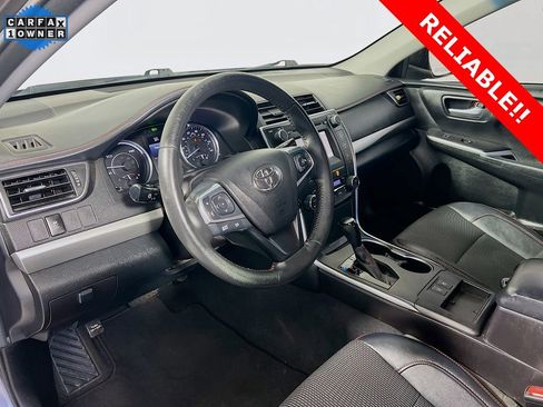 Used 2017 Toyota Camry SE image 9