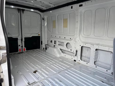 Used 2016 Ford Transit 250 148 Medium Roof RWD image 29