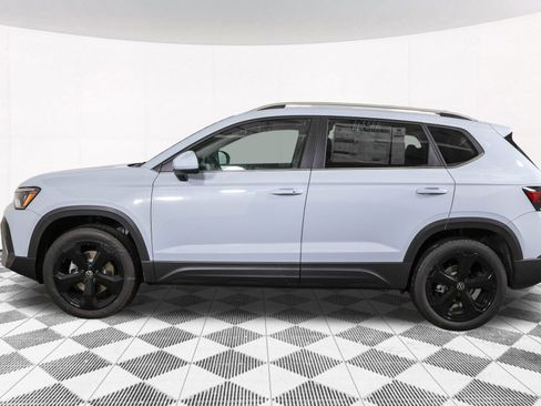 New 2026 Volkswagen Taos SEL image 17