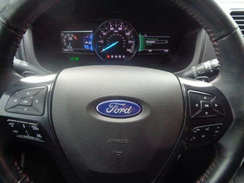 Used 2018 Ford Explorer Sport w/ Equipment Group 401A AWD/4WD image 40