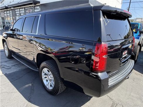 Used 2018 Chevrolet Suburban LT AWD/4WD image 4