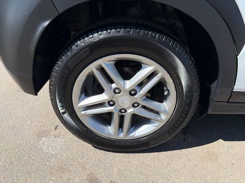 Used 2020 Hyundai Kona SE FWD image 15