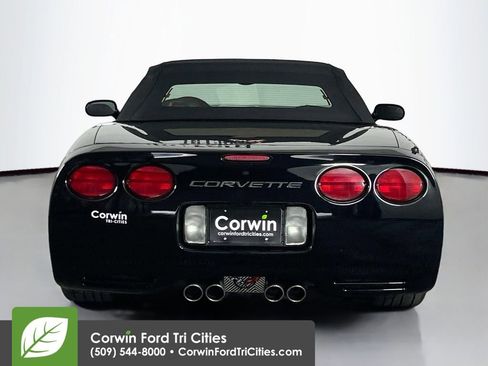 Used 2004 Chevrolet Corvette Convertible w/ Preferred Equipment Group RWD image 13