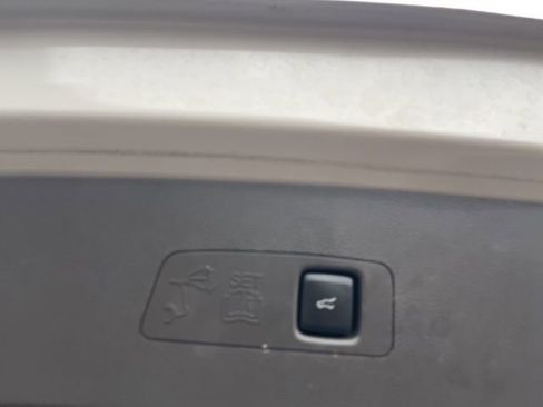 Used 2021 Lincoln Corsair Standard w/ Premium Package image 11