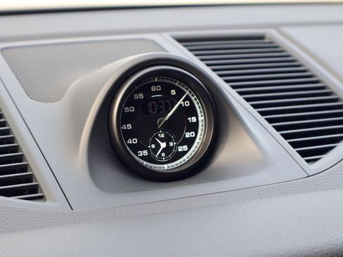 New 2026 Porsche Macan image 21