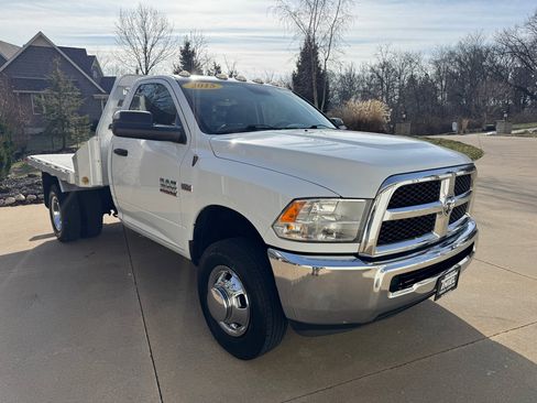Used 2015 RAM 3500 Tradesman w/ Power & Remote Entry Group image 9