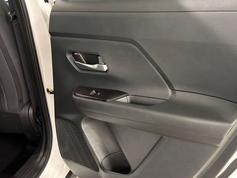 Used 2025 Nissan Kicks SV FWD image 37