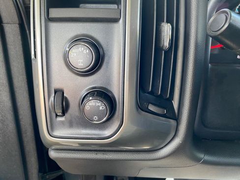 Used 2018 Chevrolet Silverado 1500 LT AWD/4WD image 57